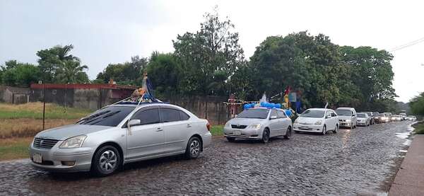 Ni la lluvia detuvo la fe de los devotos de la Virgen de Caacupé en Ciudad del Este - ABC en el Este - ABC Color