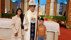 ¡Milagro! Adolescente sobrevive a compleja cirugía y dona su cabello - Noticiero Paraguay