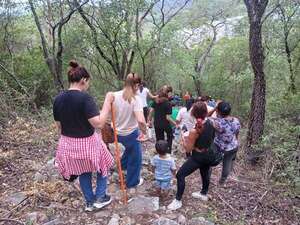 En el cerro Los Tres Hermanos, devotos de la Virgen de Caacupé participaron de misa en Fuerte Olimpo - Noticias del Chaco - ABC Color