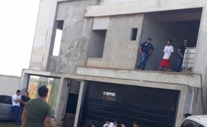 Albañil muere tras caer de un ventanal en el Km 10 Acaray