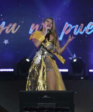 Flor Bertotti iluminó Asunción con una noche mágica y llena de nostalgia - Música - ABC Color