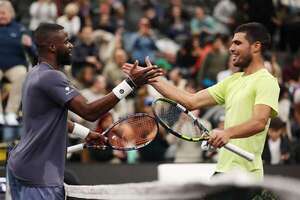 Tiafoe derrota a Alcaraz en  exhibición en Nueva York - Polideportivo - ABC Color