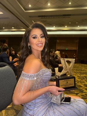 Popular / Blanca Reyes, ganadora de la categoría "Mejor Modelo Femenina", en los Premios Juventud Paraguay