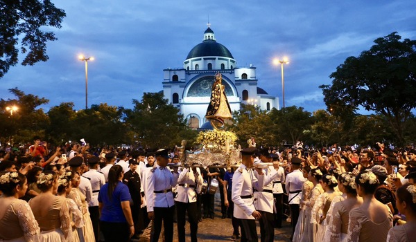 Alliana llama a “no perder la esperanza” en el cierre de la festividad de Caacupé - ADN Digital