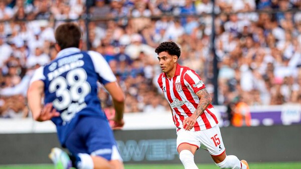 Estudiantes gana el clásico Platense y luchará por el título con Racing