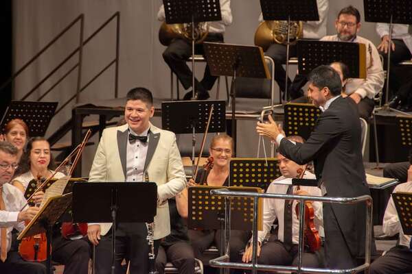 Noche festiva con la OSCA para despedir el ciclo Cultura en los Barrios - Música - ABC Color