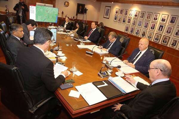 Tratan restitución de  “feudos” en Diputados - Política - ABC Color