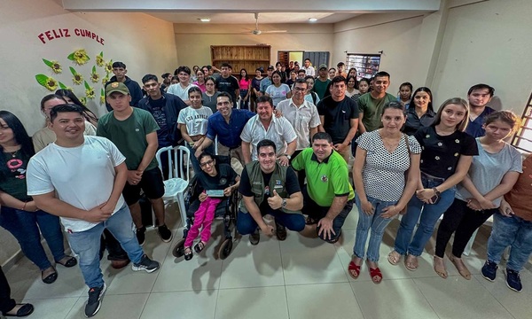 Sigue la entrega de recursos del programa Ñane Mba'e para jóvenes universitarios del Caaguazú - OviedoPress