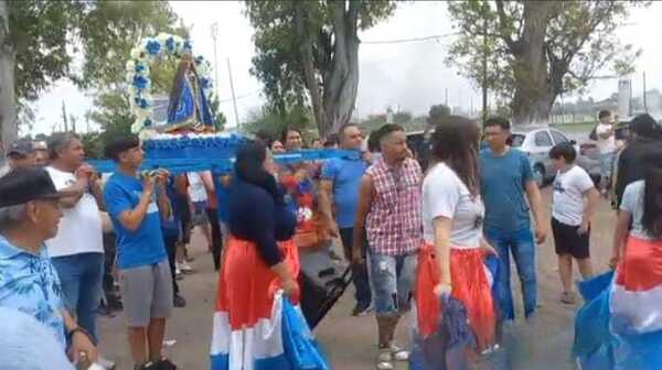 Popular / Paraguayos residentes asha celebraron a la Virgen de Caacupé