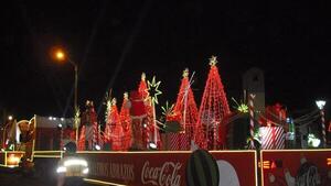 Encarnación vivió la Magia Navideña con la caravana de Coca-Cola.