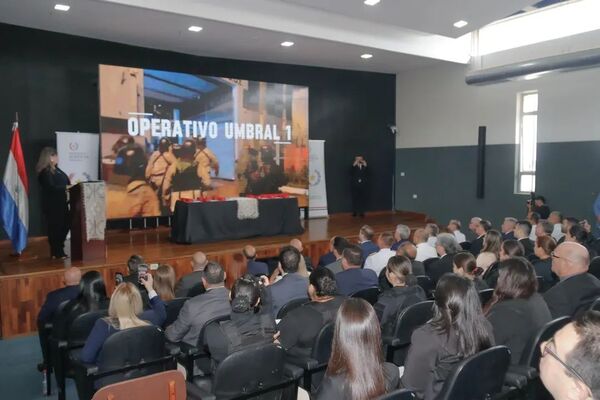 Popular / Distinción por "Operativo Umbral 1.0"