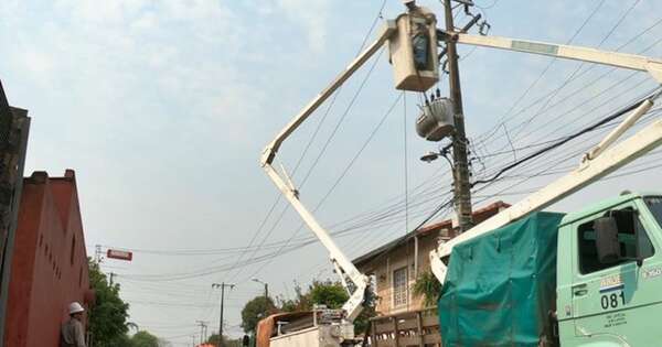 La Nación / Ande supera su meta anual y moderniza 792 km de líneas de media tensión en todo el país