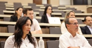 Centurión apura la reforma del transporte en el Senado para desactivar la huelga de los choferes