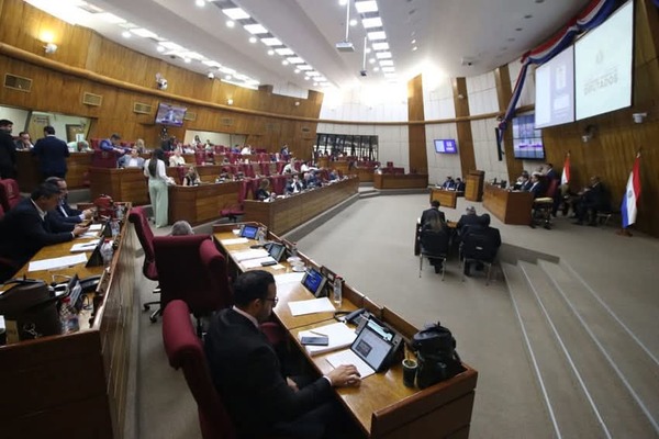 Diputados restituyen poder territorial a ministros de la Corte tras polémico pacto con Cartes y Peña