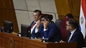 Diputado pide al MEC que deje de “humillar” a docentes tras aplazamiento masivo - Noticiero Paraguay