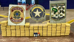 Retienen 97 panes de crac en vehículo con chapa paraguaya