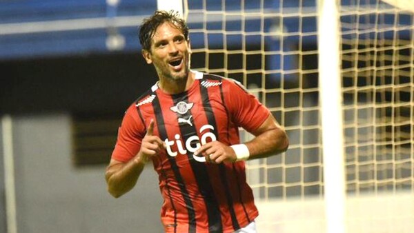 Recoleta quiere a Roque Santa Cruz en sus filas para el 2026