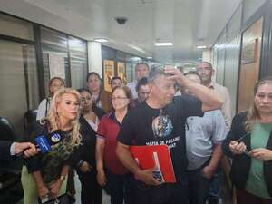 Mafia de pagarés: Diputados aprueba ley que suspende embargos a víctimas - Política - ABC Color