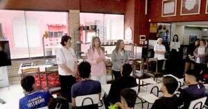 La Nación / Fomentan reinserción social de jóvenes en conflicto con la ley con taller de panadería y confitería