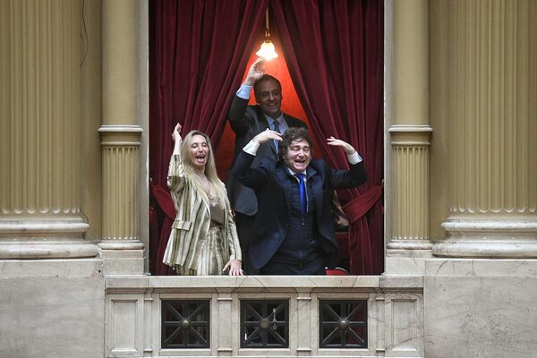 Milei Impulsa Reformas Laboral, Tributaria y Fiscal en Congreso