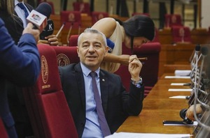 Centurión se Postula a Intendente; Disidencia Colorada Dividida