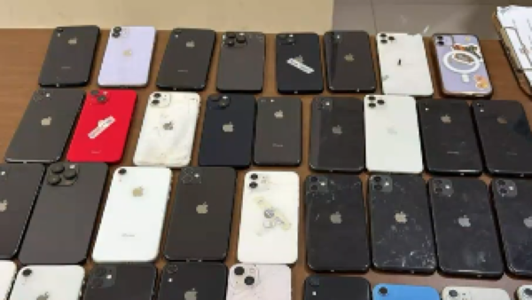 Cae asolescente con 38 iPhone en el Mercado 4