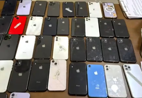 Detienen a adolescente con casi 40 iPhones robados