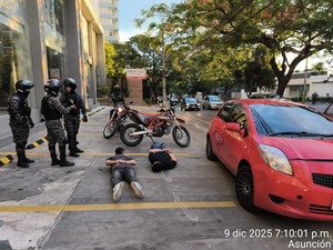 Tras persecución, detienen a dos presuntos tortoleros en Asunción | Unicanal