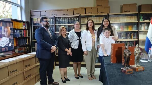 Donan archivos periodísticos deportivos de Gustavo Köhn a la Bibilioteca del Congreso - Nacionales - ABC Color