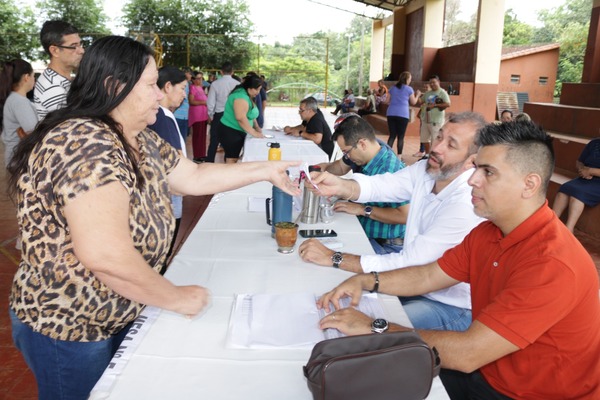 EBY anuncia entrega de bonos sociales por fin de año: 300 mil guaraníes por beneficiario