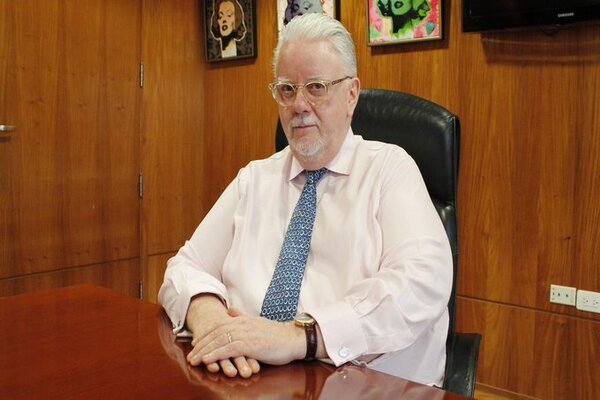 Conor McEnroy el banquero que demostró que se puede torcer el destino aún en las adversidades