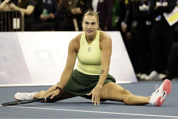 Sabalenka cree "injusto" que mujeres transgénero participen en el circuito WTA