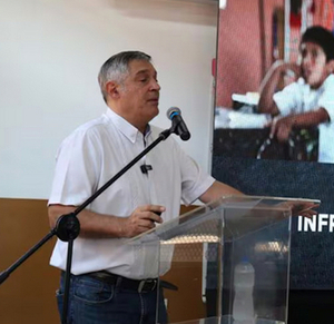 Popular / Quieren nombrar persona no grata a ministro de educación por masivo aplazo de docentes ndajeko