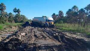 Ante ausencia estatal sobresale solidaridad de conductores en precarios caminos del Alto Paraguay - Noticias del Chaco - ABC Color