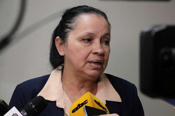 “Están entregados, en cuerpo y alma, al poder político”, sostiene senadora sobre ministros de la Corte - Política - ABC Color