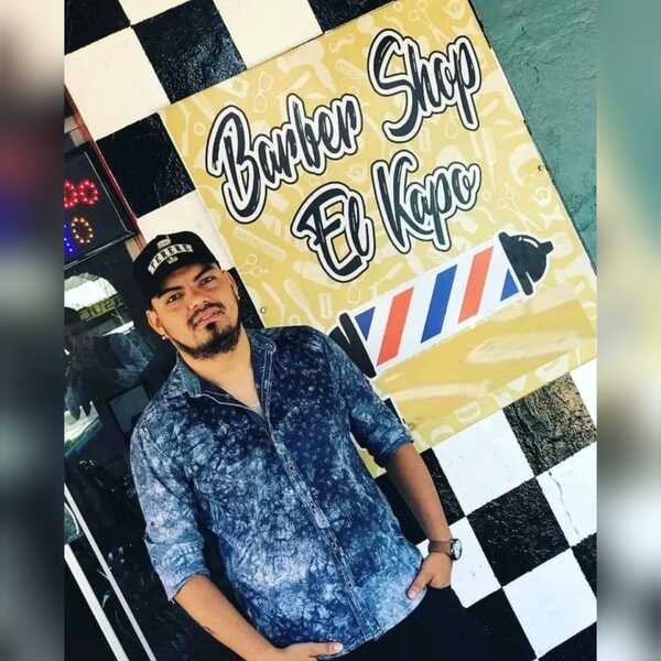 Popular / Cantante barbero lanzó promo a domicilio por navidad y doñas le apuran vaipaite