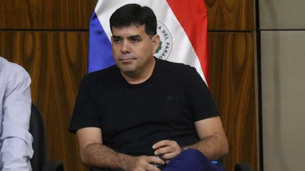 Billy Vaesken dice que independencia de poderes queda en el bolsillo de HC