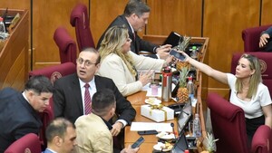 Rompen el cuórum y vuelven a salvar de interpelación a Ruiz Díaz