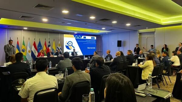 Popular / Red Atenas: Reunión internacional sobre fraudes documentales