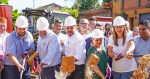 Diario HOY | Dan la palada inicial para la pavimentación del barrio San Pablo