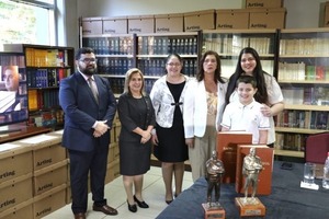 Familia de Gustavo Kohn dona su tesoro de documentos periodísticos a la biblioteca del Congreso - ADN Digital