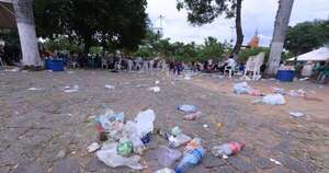 La Nación / Devoción y 30 toneladas de basura