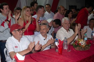 Zárate Declina Candidatura en Asunción y Apoya a Centurión