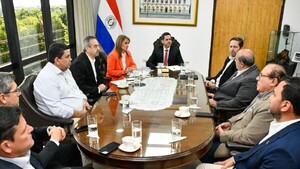 Exigen decisión política para pagar deuda y evitar colapso de vialeras