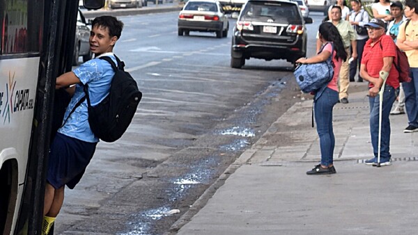 Lo que tenés que saber: Sancionan Ley de Transporte, 2 millones cobrarán aguinaldo y crecimos 4,7%