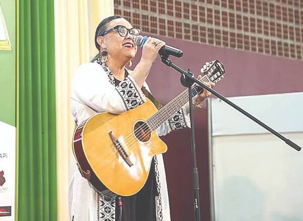 Lizza Bogado celebrará 45 años de trayectoria