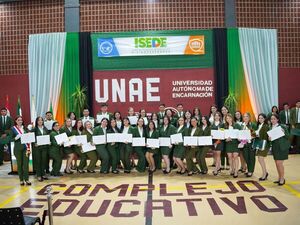 ISEDE celebró la graduación de nuevos docentes en una emotiva ceremonia