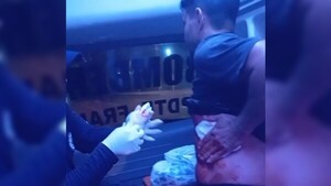 Reclamó explosión de cebollón y le clavaron