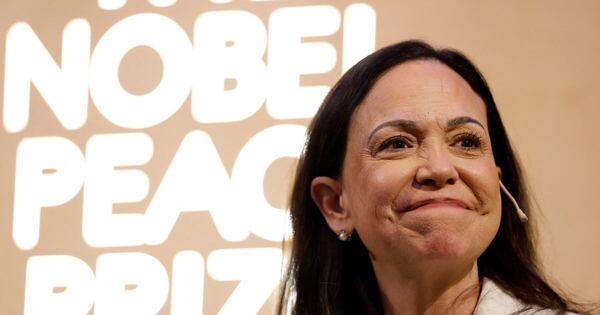 La Nación / Disfrazada y en lancha, así fue el viaje secreto de Machado desde Venezuela