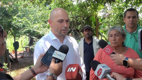 Municipalidad de Cambyretá entrega materiales a familia afectada por incendio